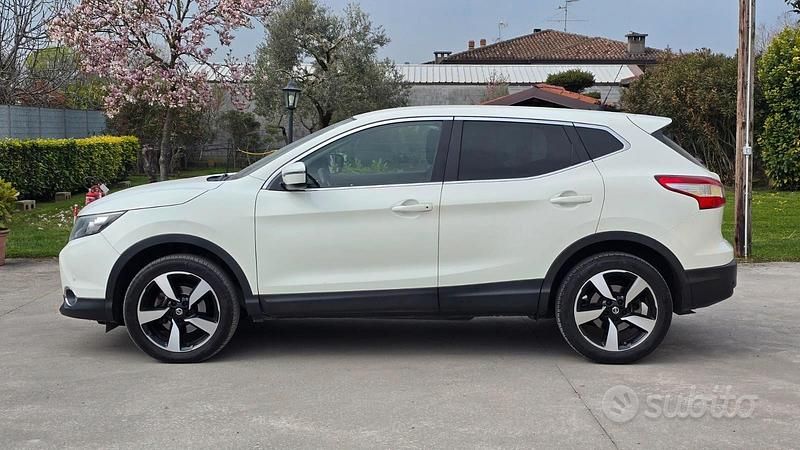 Usata Nissan Qashqai 110 CV (80 kW) 2016 Bianco SUV