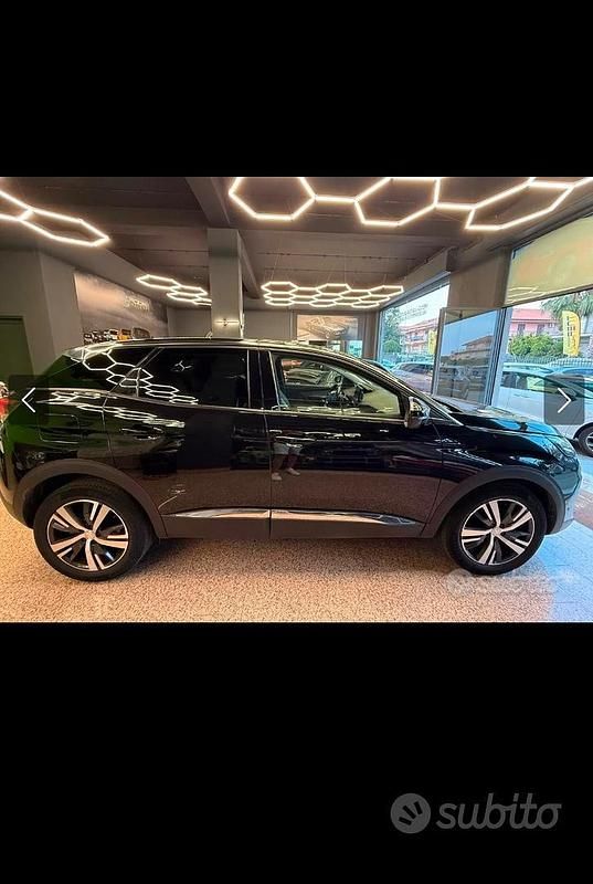 Usata Peugeot 3008 Allure 131 CV (96 kW) 2022 Nero SUV