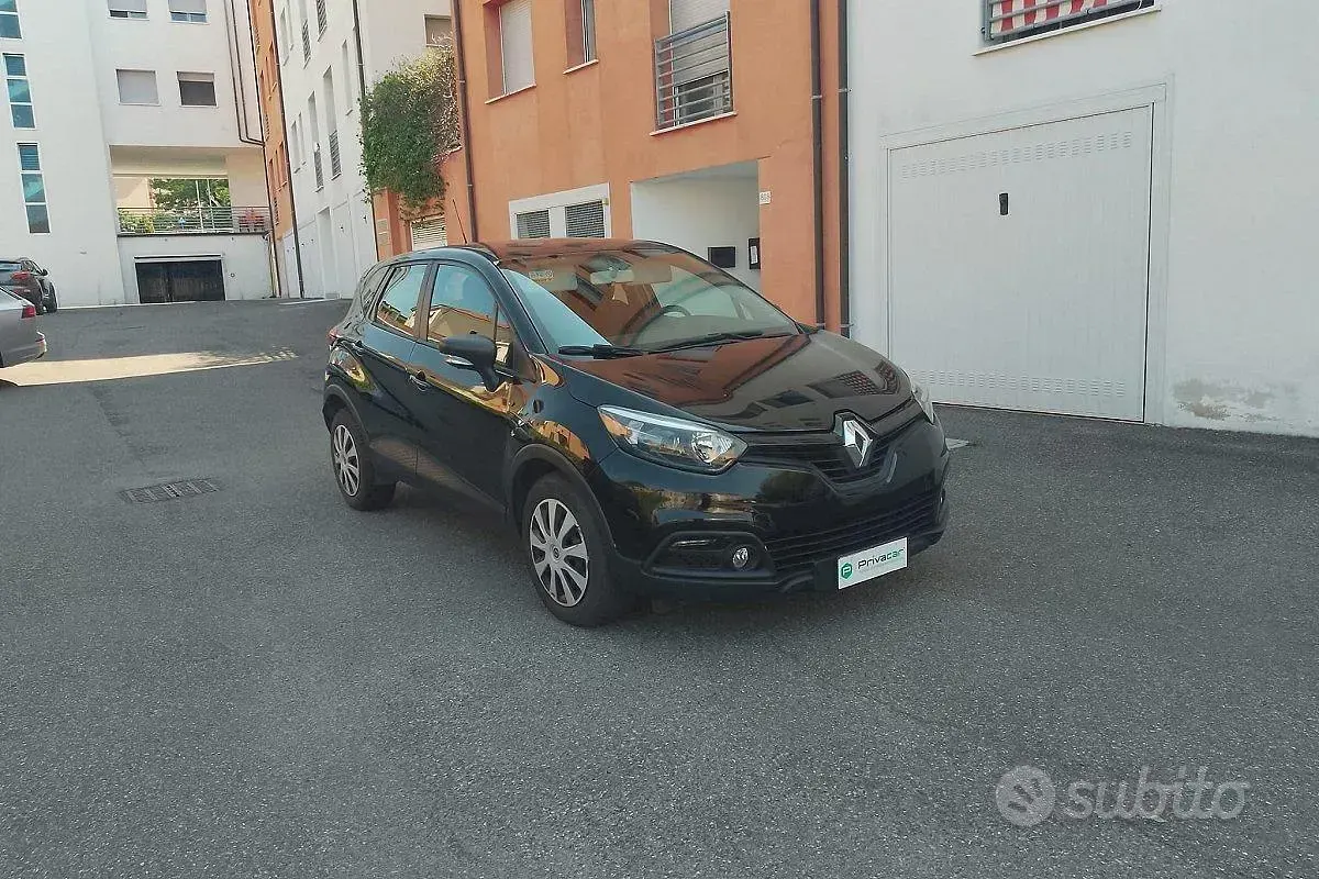 Usata Renault Captur 90 CV (66 kW) 2015 Nero SUV