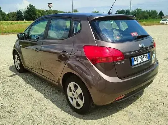 Usata Kia Venga 90 CV (66 kW) 2019 Marrone Utilitaria