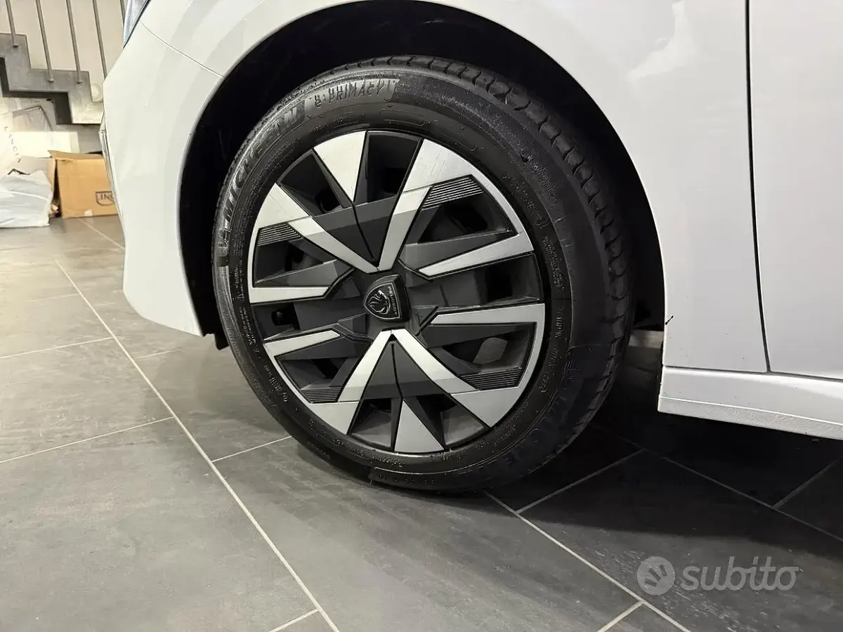 Usata Peugeot 208 Style 75 CV (55 kW) 2024 Bianco Utilitaria