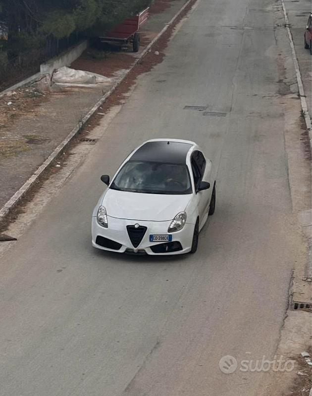 Usata Alfa Romeo Giulietta 170 CV (125 kW) 2011 Bianco Utilitaria