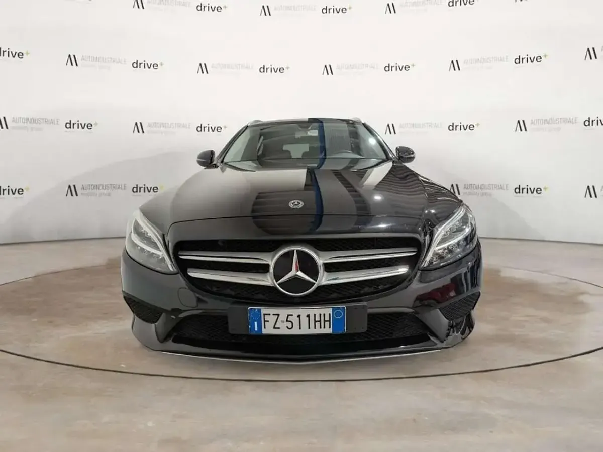 Usata Mercedes C220 194 CV (142 kW) 2019 Nero Station wagon
