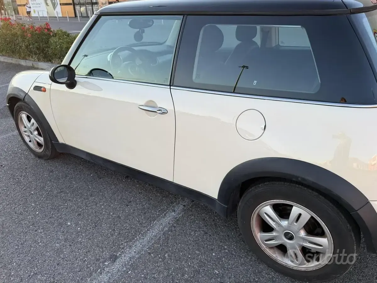 Usata Mini ONE 90 CV (66 kW) 2006 Giallo Utilitaria
