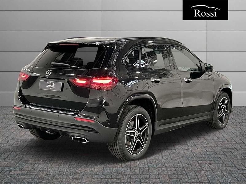 Nuova Mercedes GLA250 163 CV (119 kW) 2026 Nero cosmo SUV