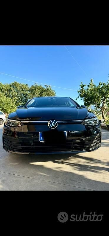 Usata VW Golf VIII Life 150 CV (110 kW) 2020 Nero Utilitaria