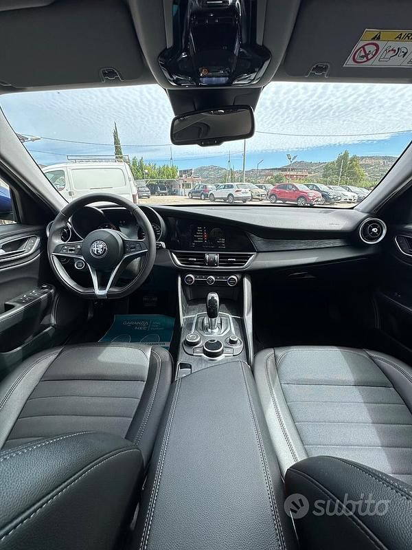 Usata Alfa Romeo Giulia Executive 180 CV (132 kW) 2018 Blu Berlina