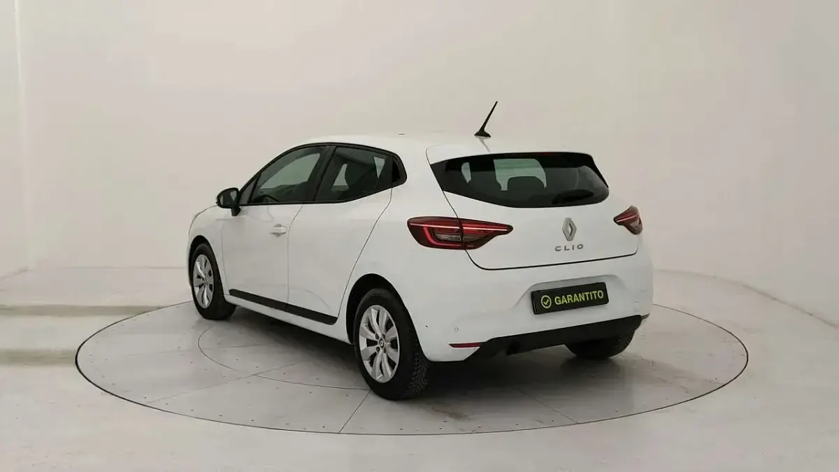 Usata Renault Clio Business 86 CV (63 kW) 2021 Bianco Utilitaria