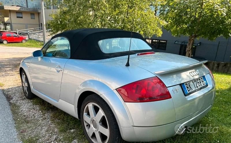 Usata Audi TT Roadster 180 CV (132 kW) 2000 Grigio Cabrio