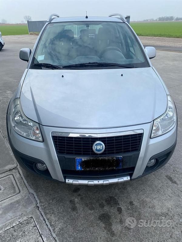 Usata Fiat Sedici 107 CV (78 kW) 2007 Grigio SUV
