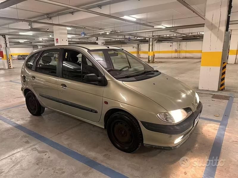 Usata Renault Scénic 90 CV (66 kW) 1999 Verde Monovolume
