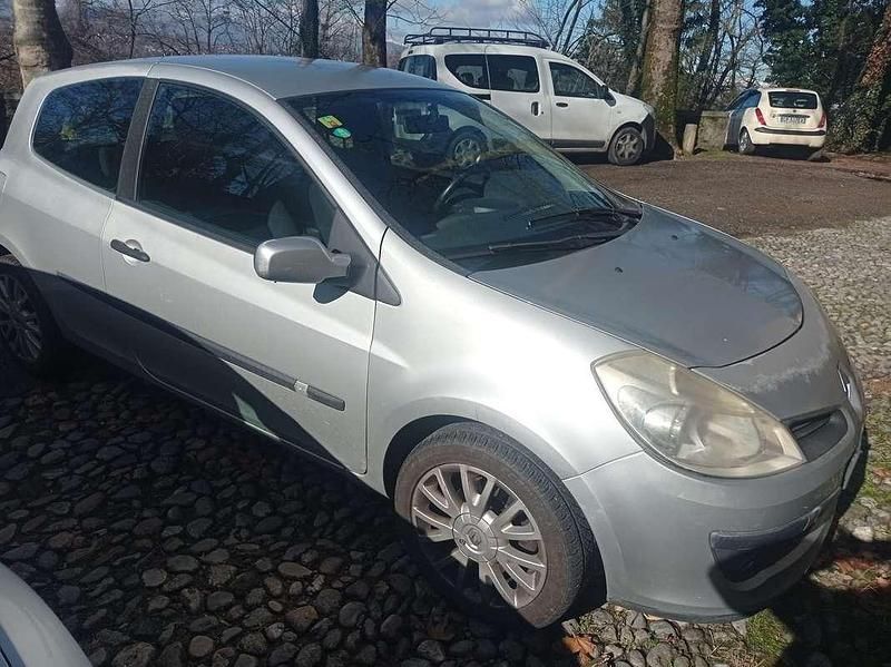 Usata Renault Clio II 95 CV (69 kW) 2006 Berlina
