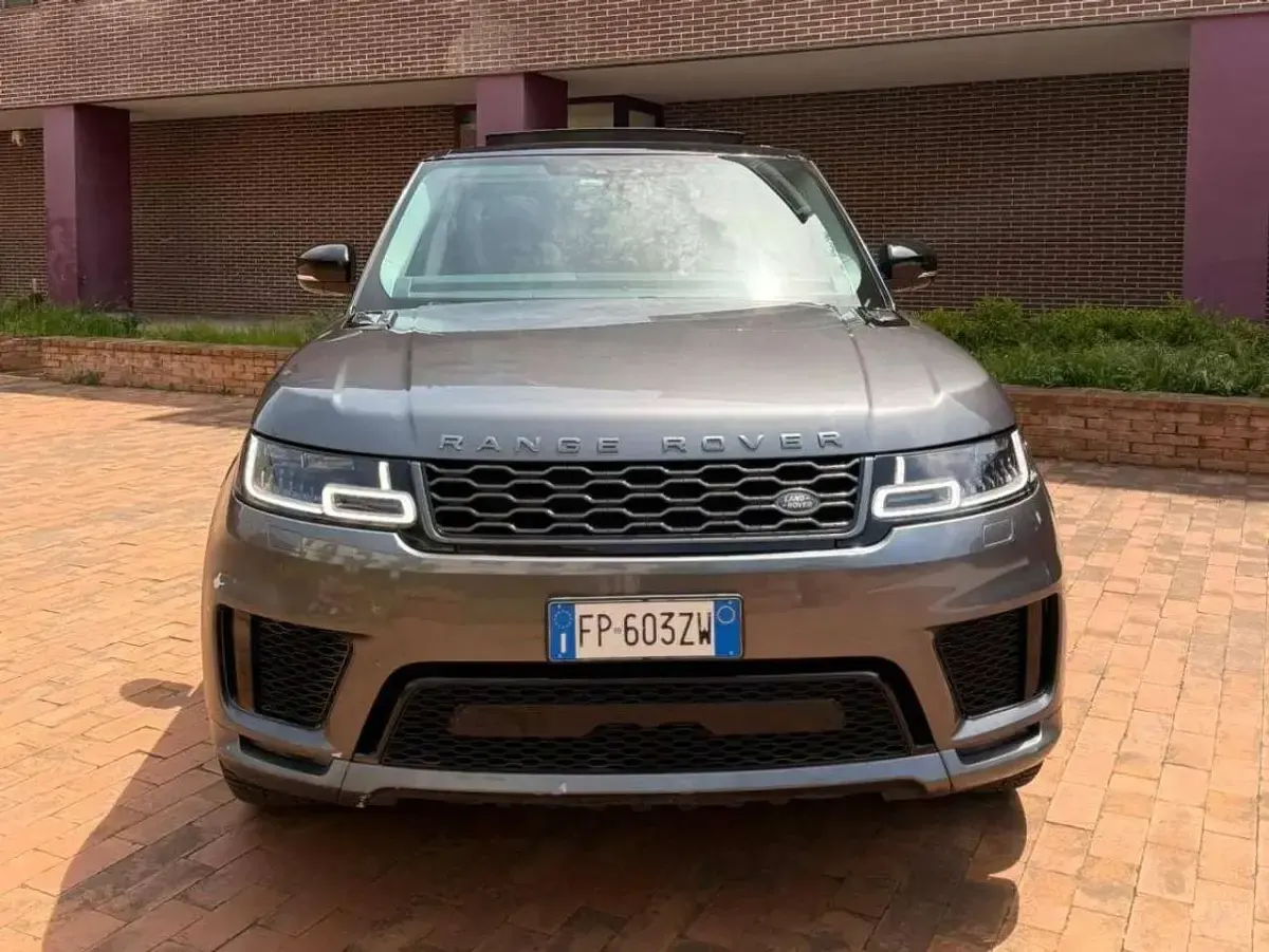 Käytetty Land Rover Range Rover Sport HSE Dynamic 249 HP (183 kW) 2018 Harmaa Katumaasturi