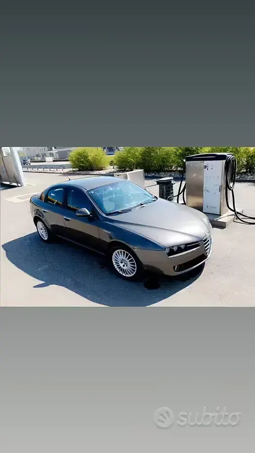 Usata Alfa Romeo 159 120 CV (88 kW) 2006 Grigio Berlina