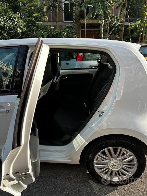 Usata VW up! 60 CV (44 kW) 2021 Bianco Utilitaria