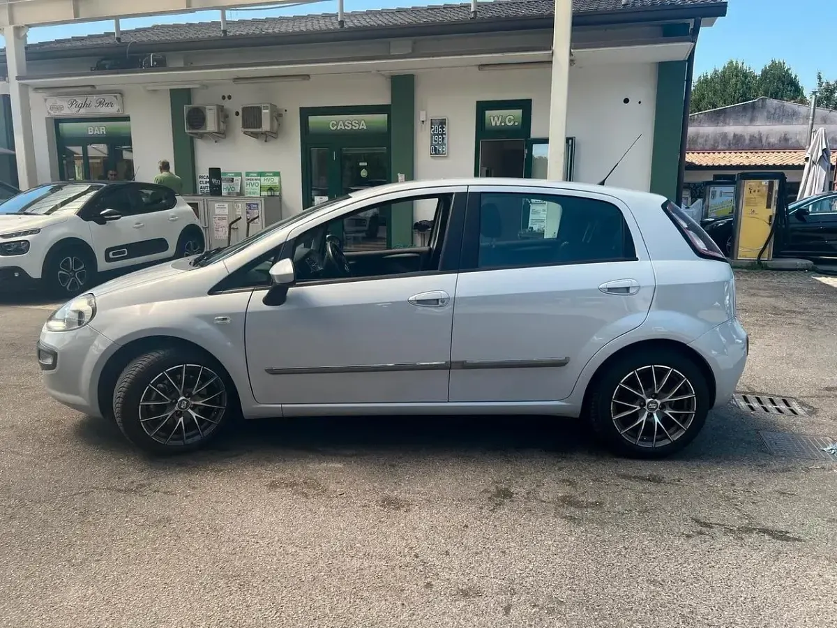 Usata Fiat Punto Evo Emotion 95 CV (69 kW) 2011 Utilitaria