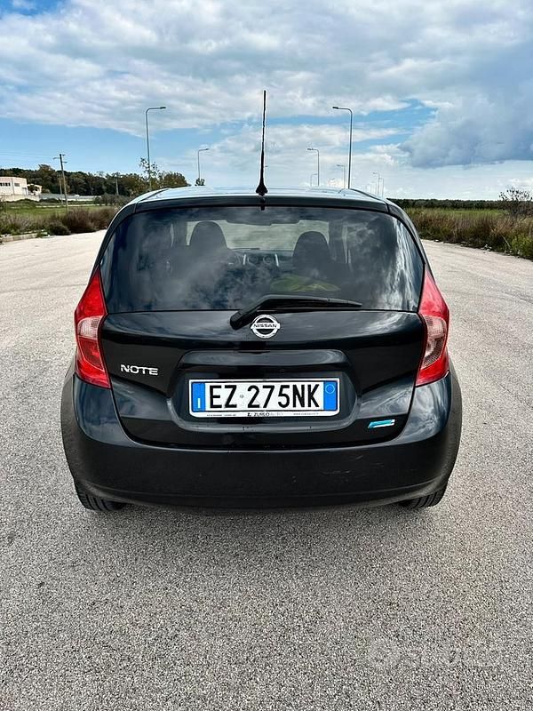 Usata Nissan Note 90 CV (66 kW) 2015 Nero Utilitaria