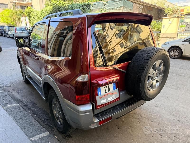 Usata Mitsubishi Pajero 160 CV (117 kW) 2004 Rosso SUV