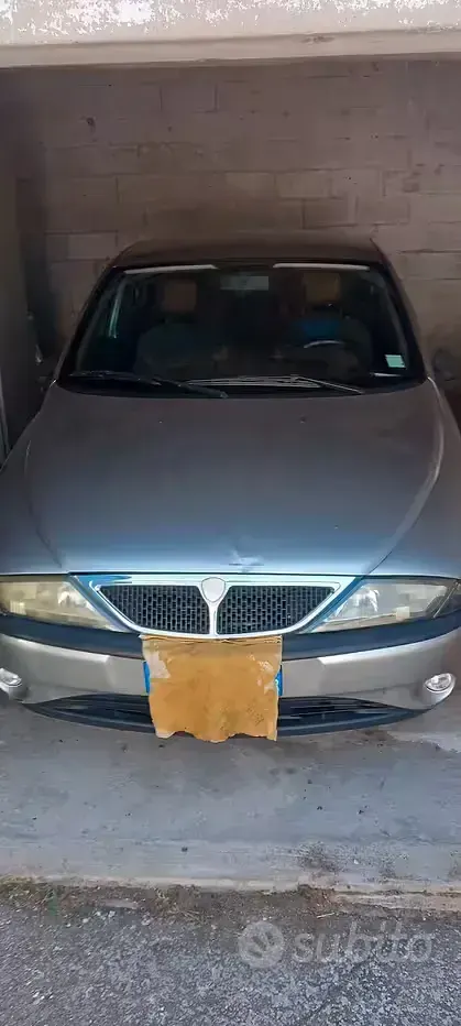 Usata Lancia Ypsilon 54 CV (39 kW) 2000 Grigio Utilitaria