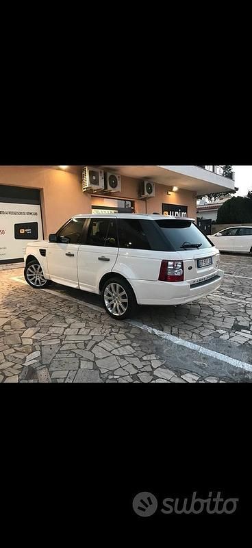 Bianco Usata 2009 Land Rover Range Rover Sport SUV | 12.000 € - Immagine 1/1