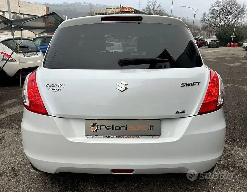 Usata Suzuki Swift GL 94 CV (69 kW) 2012 Bianco Utilitaria