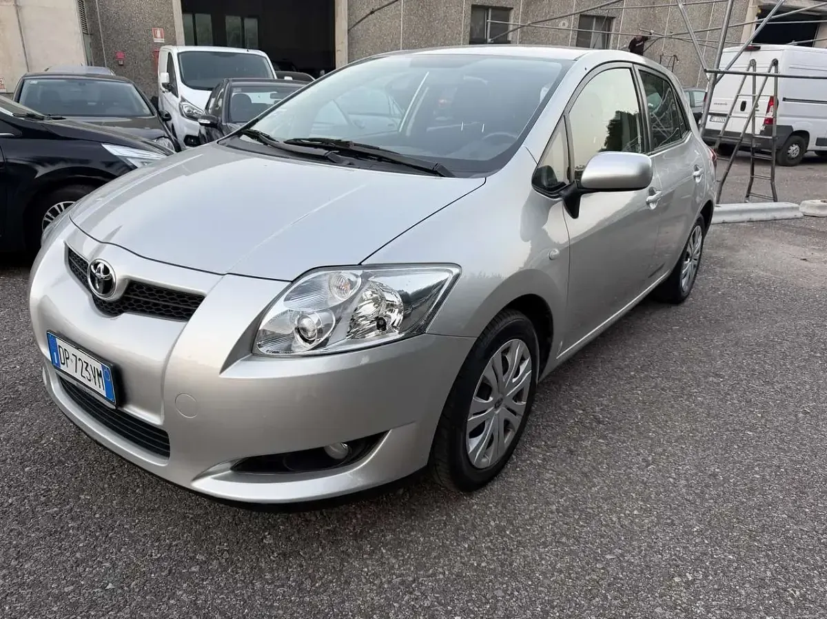 Usata Toyota Auris Sol 97 CV (71 kW) 2008 Grigio Utilitaria