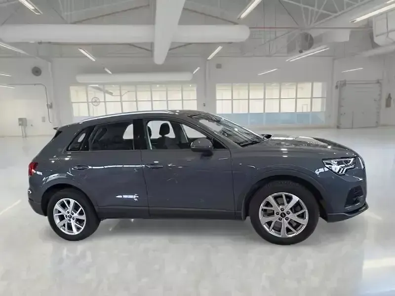 Gebraucht Audi Q3 Business 150 PS (110 kW) 2023 Grau SUV