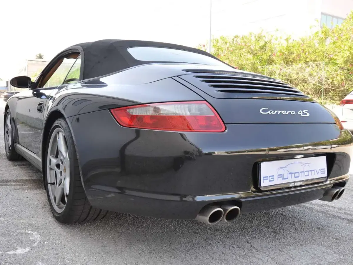 Usata Porsche 911 Carrera 4S Cabriolet 355 CV (261 kW) 2007 Beige Cabrio