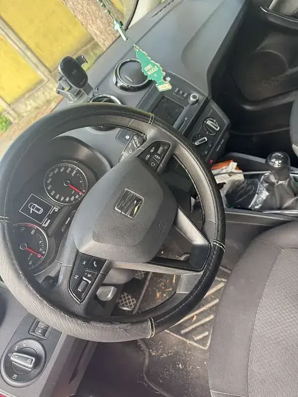 Usata Seat Ibiza Style 75 CV (55 kW) 2015 Berlina