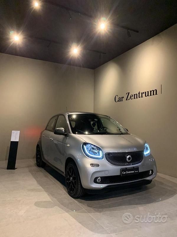 Usata Smart ForFour Prime 89 CV (65 kW) 2018 Grigio Utilitaria