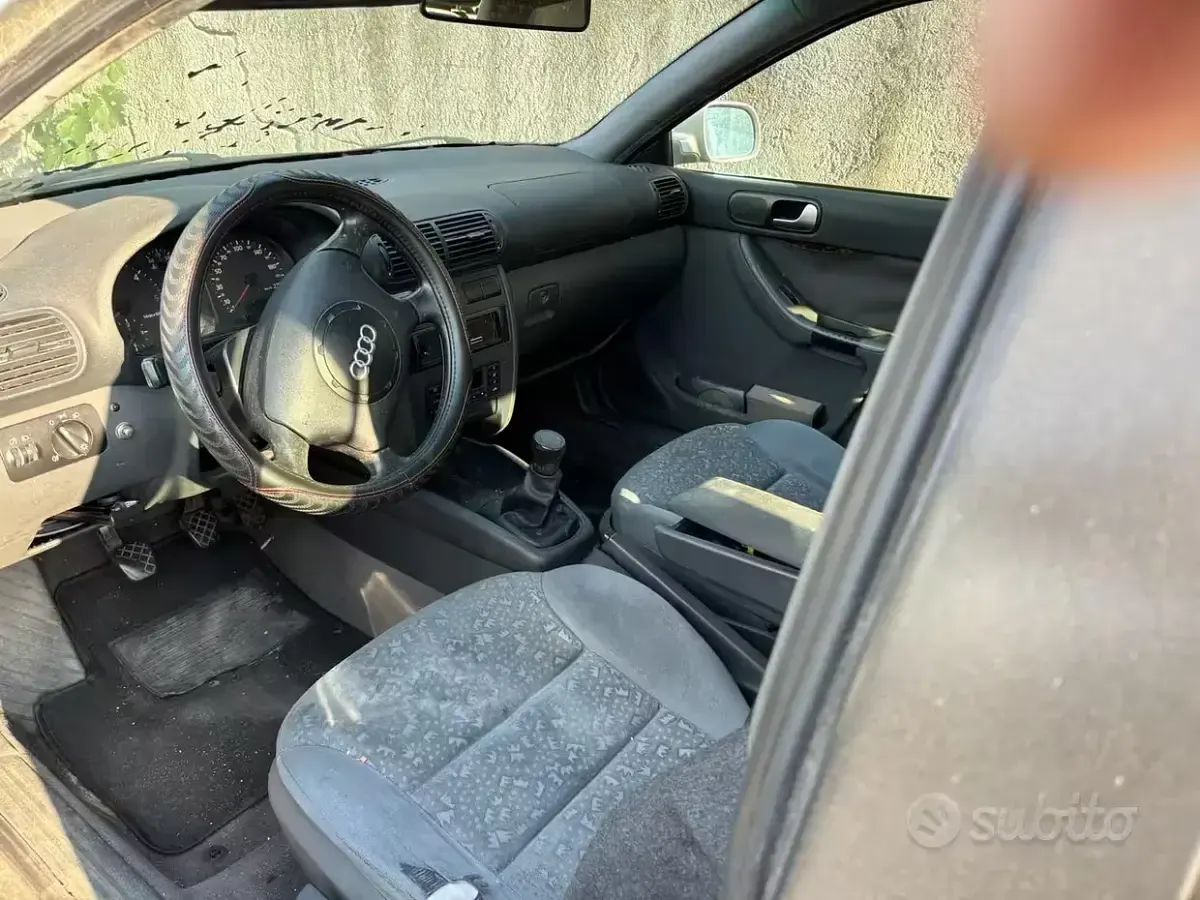 Usata Audi A3 110 CV (80 kW) 1997 Grigio Utilitaria