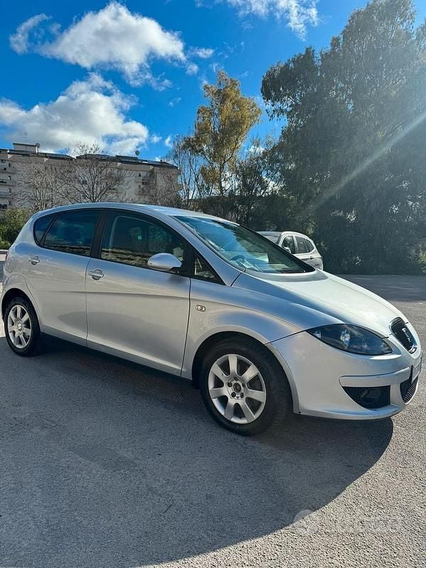 Usata Seat Altea 105 CV (77 kW) 2005 Grigio Monovolume
