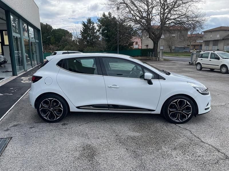 Usata Renault Clio IV Intens 75 CV (55 kW) 2016 Bianco Berlina