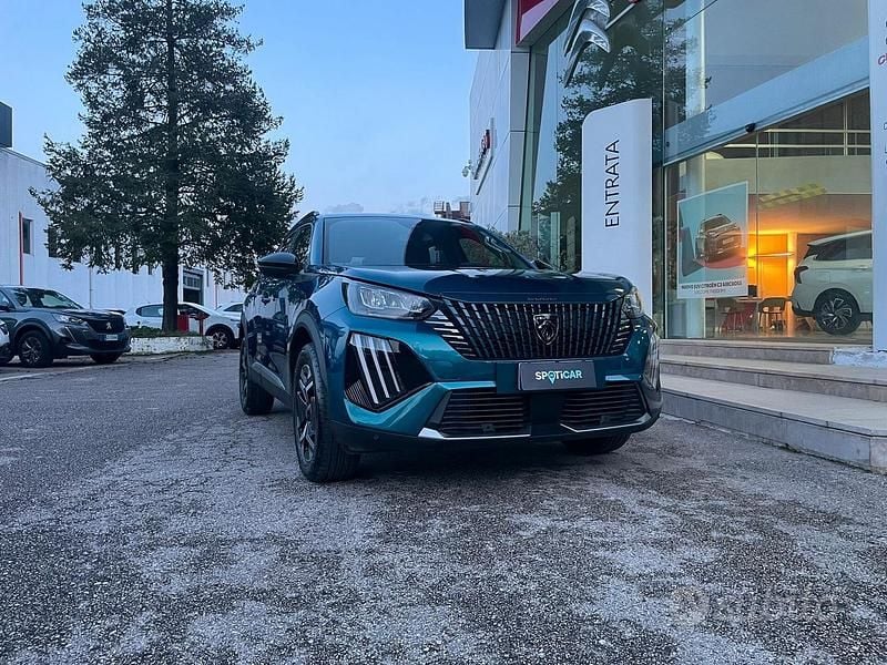Usata Peugeot 2008 Allure 131 CV (96 kW) 2025 Verde SUV