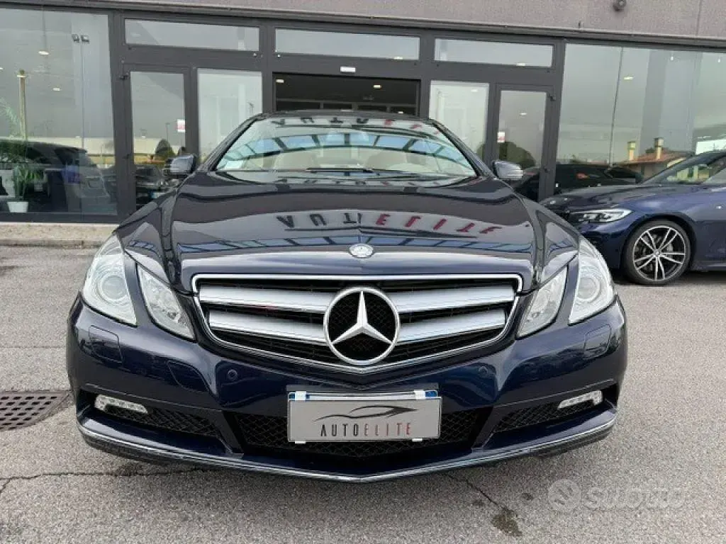 Usata Mercedes E350 Avantgarde 231 CV (169 kW) 2010 Blu Coupé