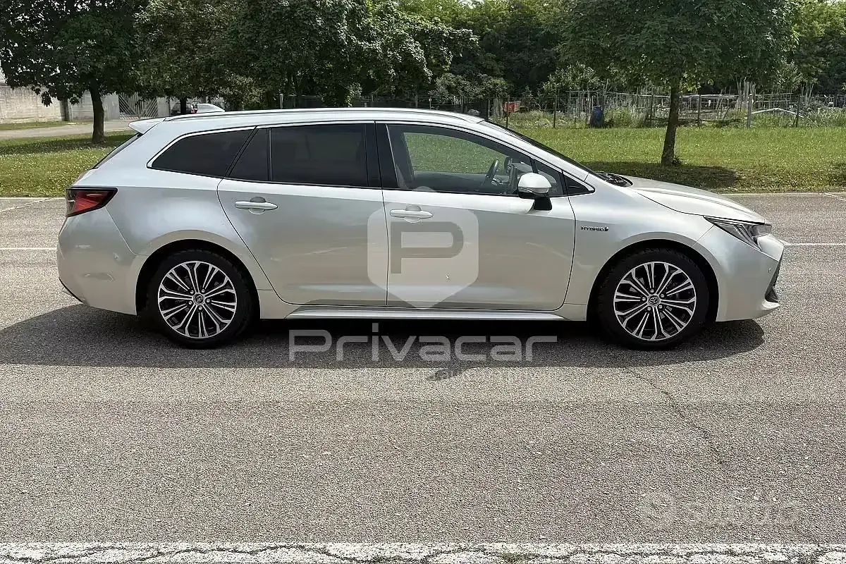 Usata Toyota Corolla Style 98 CV (72 kW) 2019 Grigio Station wagon