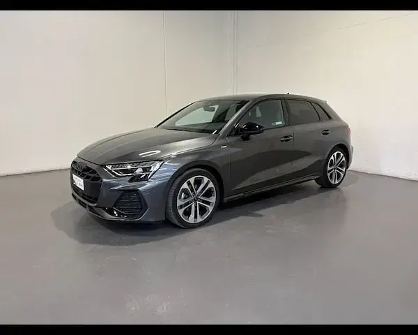 Usata Audi A3 S-Line 150 CV (110 kW) 2025 Grigio Berlina