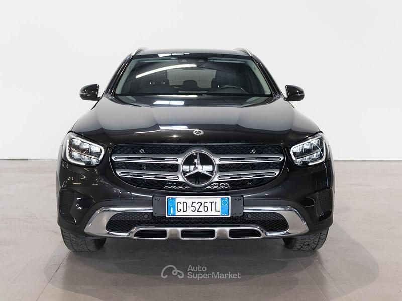Usata Mercedes GLC300 211 CV (155 kW) 2020 Grigio chiaro SUV