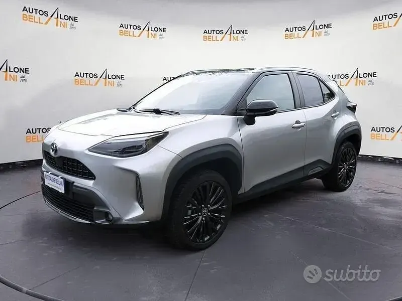 Usata Toyota Yaris Cross 116 CV (85 kW) 2022 Grigio SUV
