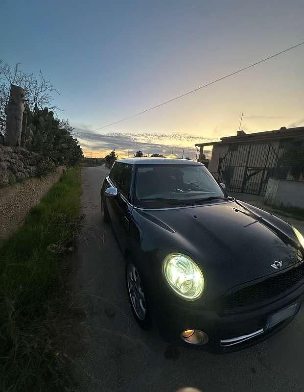 Usata Mini Cooper D 109 CV (80 kW) 2010 Utilitaria