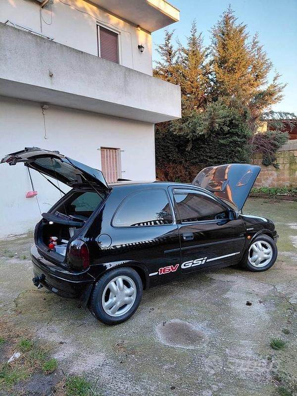 Usata Opel Corsa 45 CV (33 kW) 1997 Nero Utilitaria