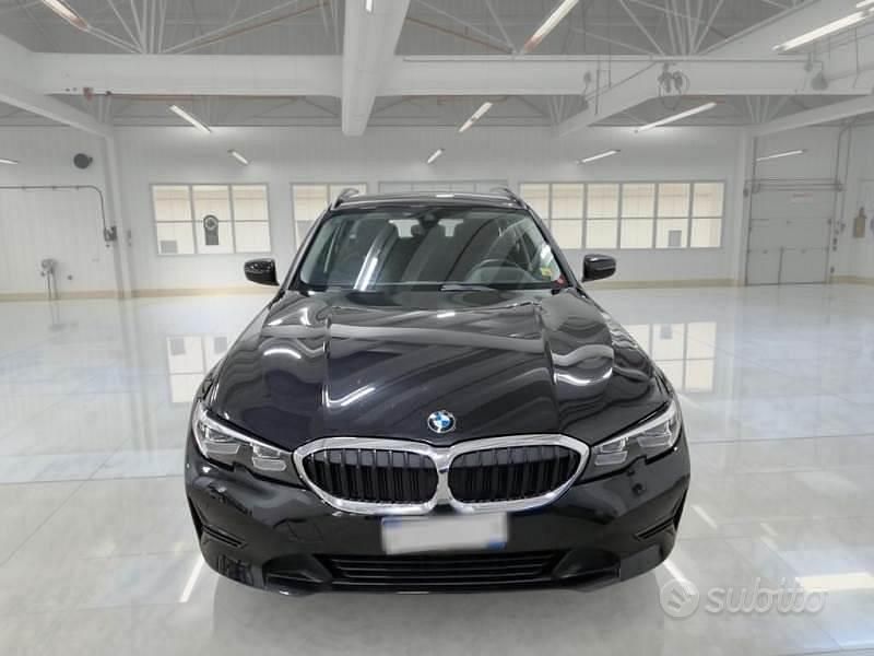 Usata BMW 320e Advantage 190 CV (139 kW) 2021 Nero Station wagon