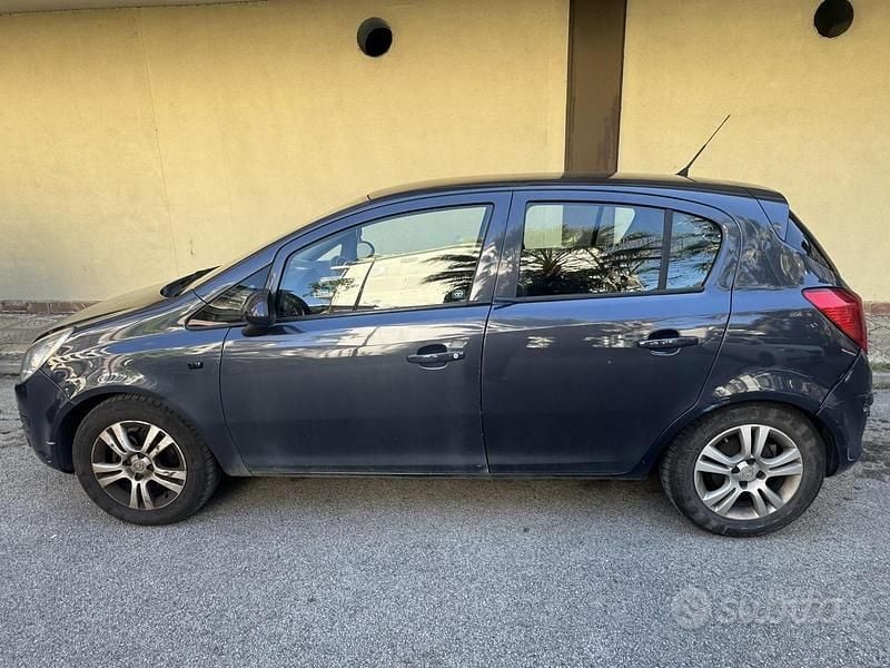 Usata Opel Corsa 80 CV (58 kW) 2008 Blu Utilitaria