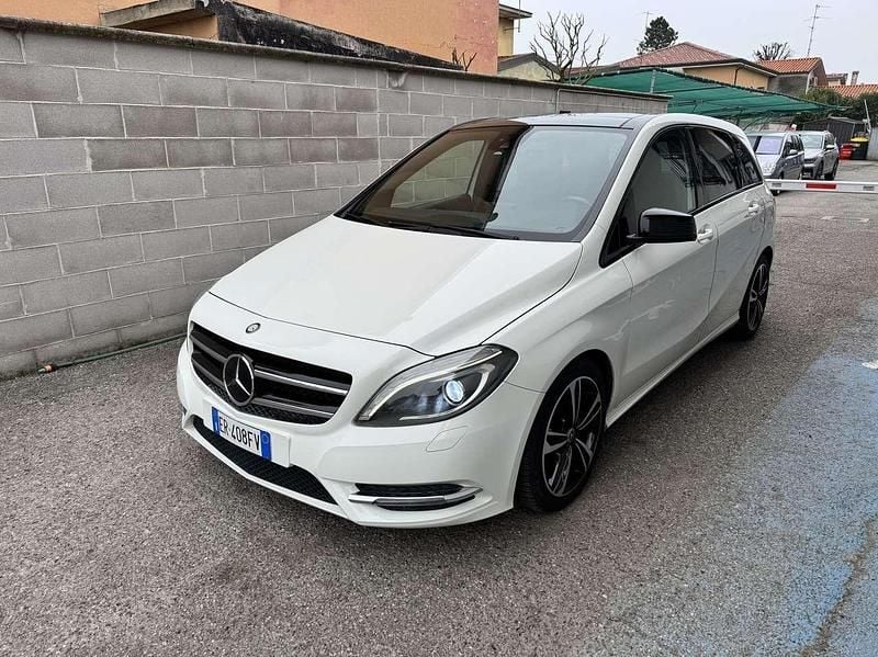Usata Mercedes B200 Premium 136 CV (100 kW) 2013 Bianco Monovolume