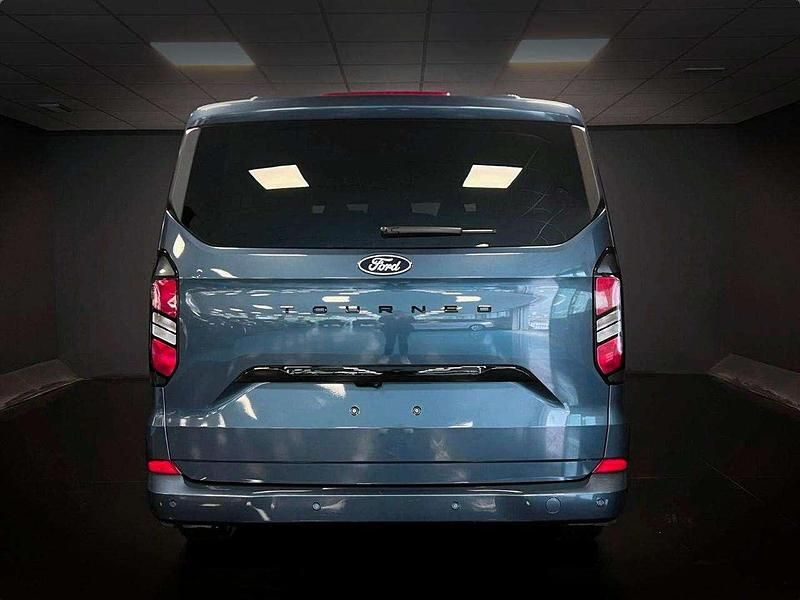 Usata Ford Tourneo Titanium 136 CV (100 kW) 2024 Blu Monovolume