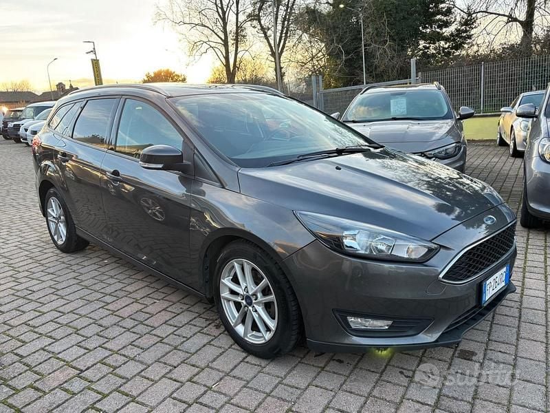 Usata Ford Focus S 120 CV (88 kW) 2018 Grigio Station wagon