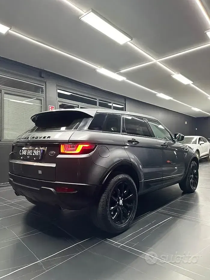 Usata Land Rover Range Rover evoque HSE Dynamic 150 CV (110 kW) 2018 Grigio SUV
