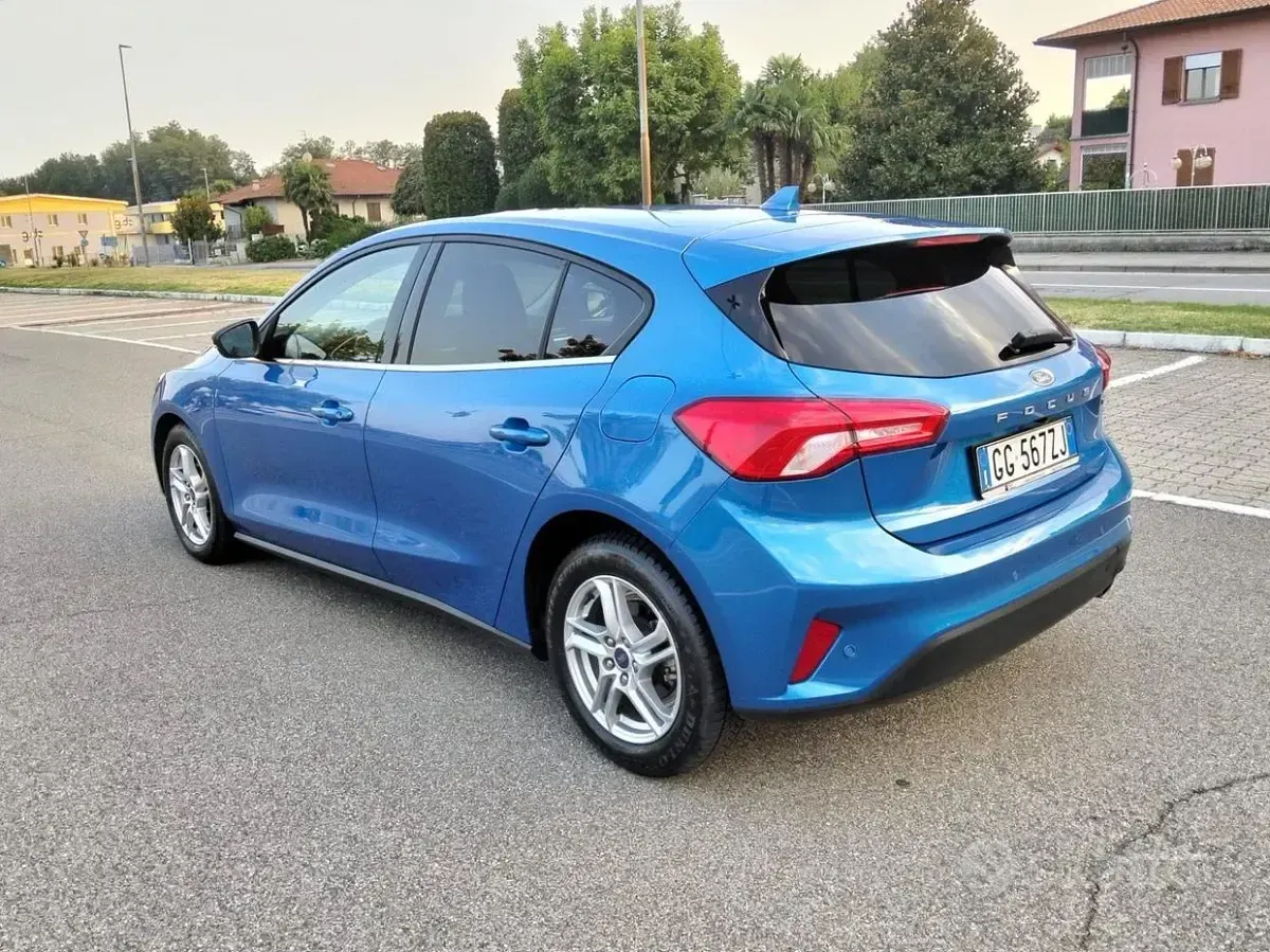 Usata Ford Focus 125 CV (91 kW) 2021 Blu Berlina