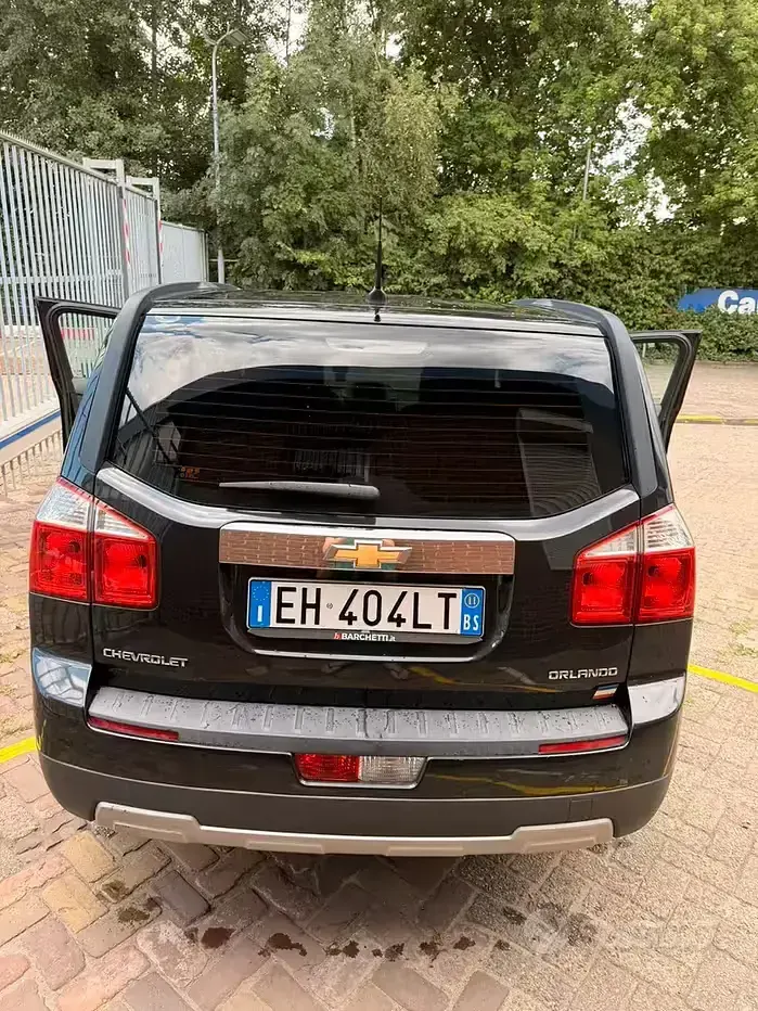 Usata Chevrolet Orlando 163 CV (119 kW) 2011 Nero Monovolume