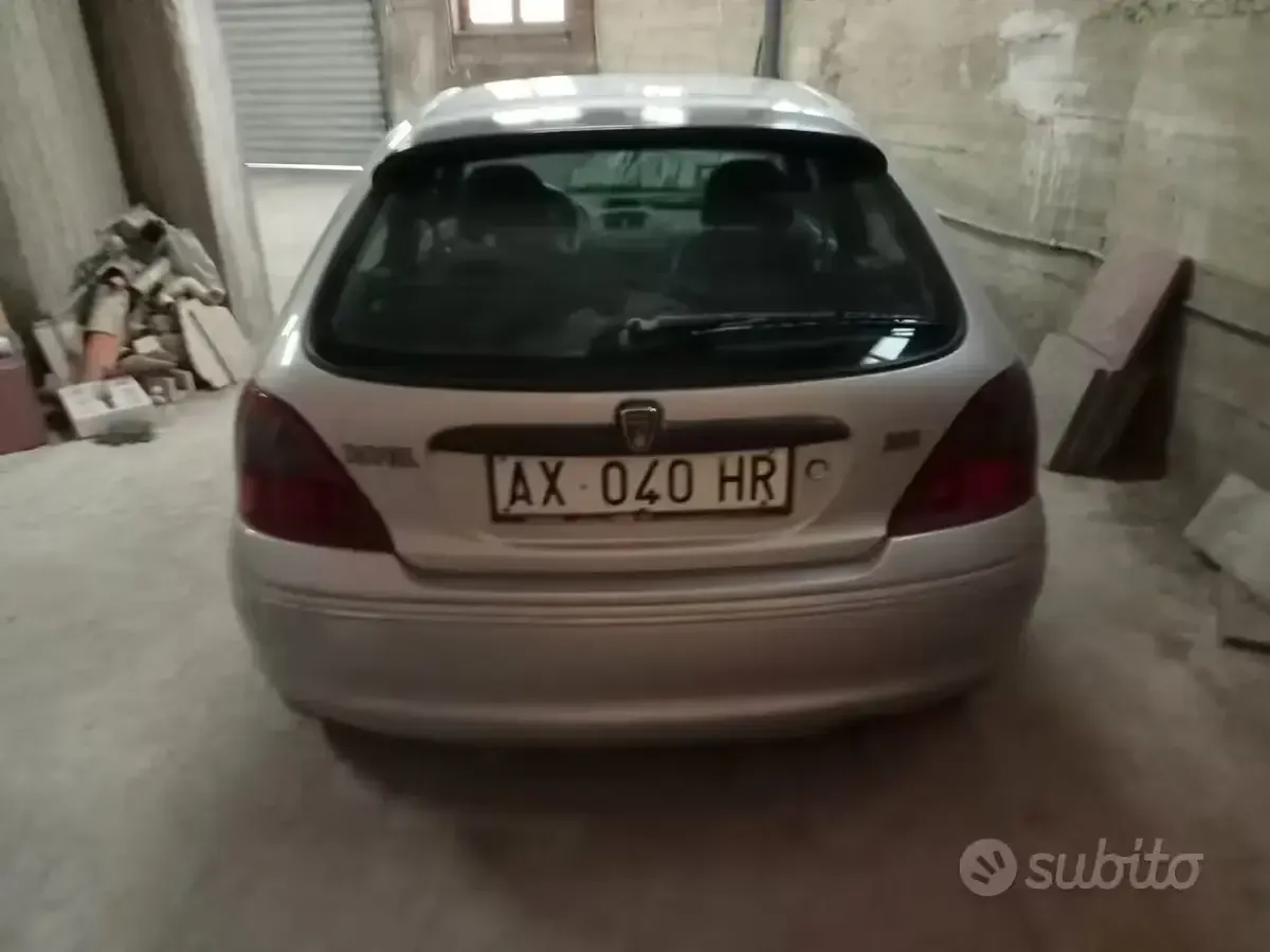 Usata Rover 220 105 CV (77 kW) 1998 Grigio Berlina